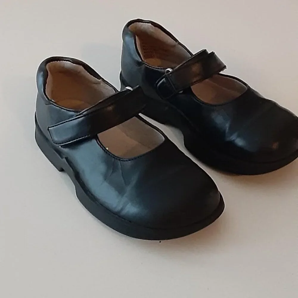 Nina Little Girl Mary Janes black size 7